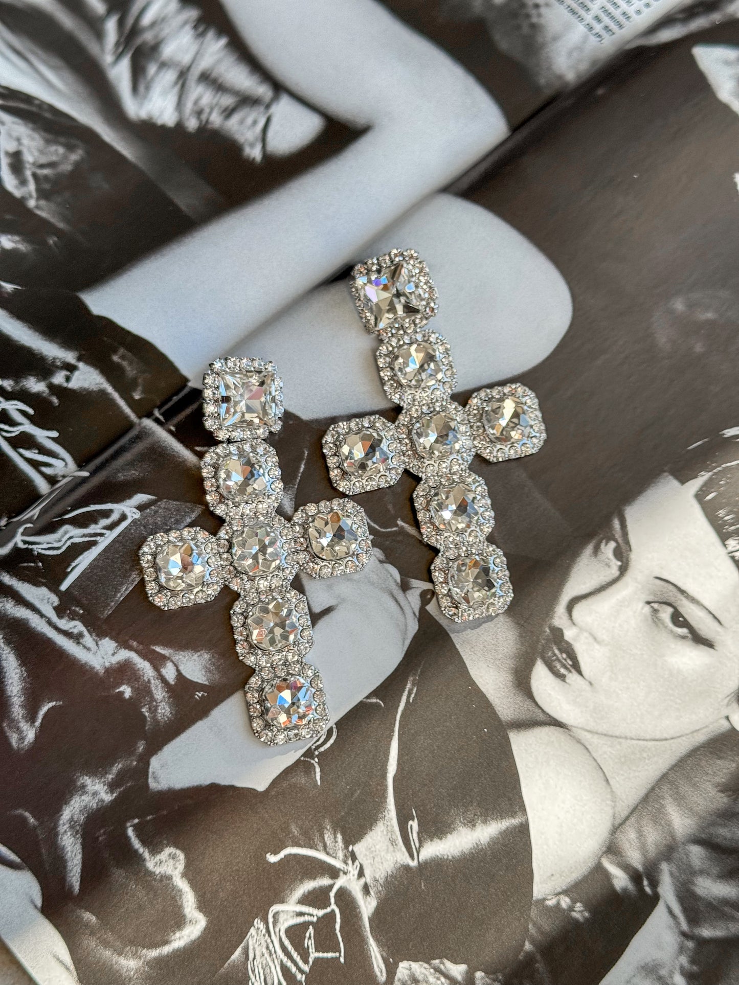 Earrings heavy cross silver