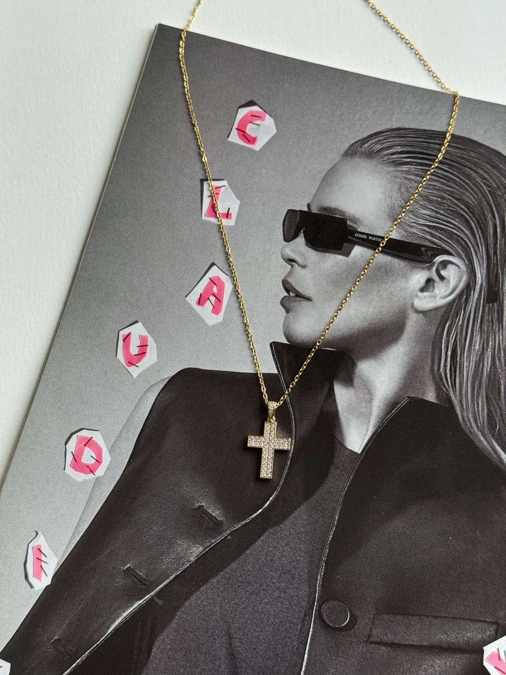 Cross necklace golden
