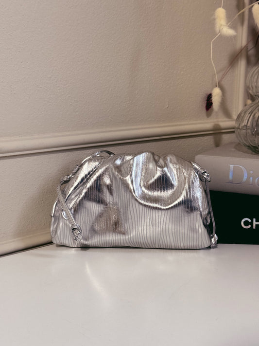 Nora bag silver lines