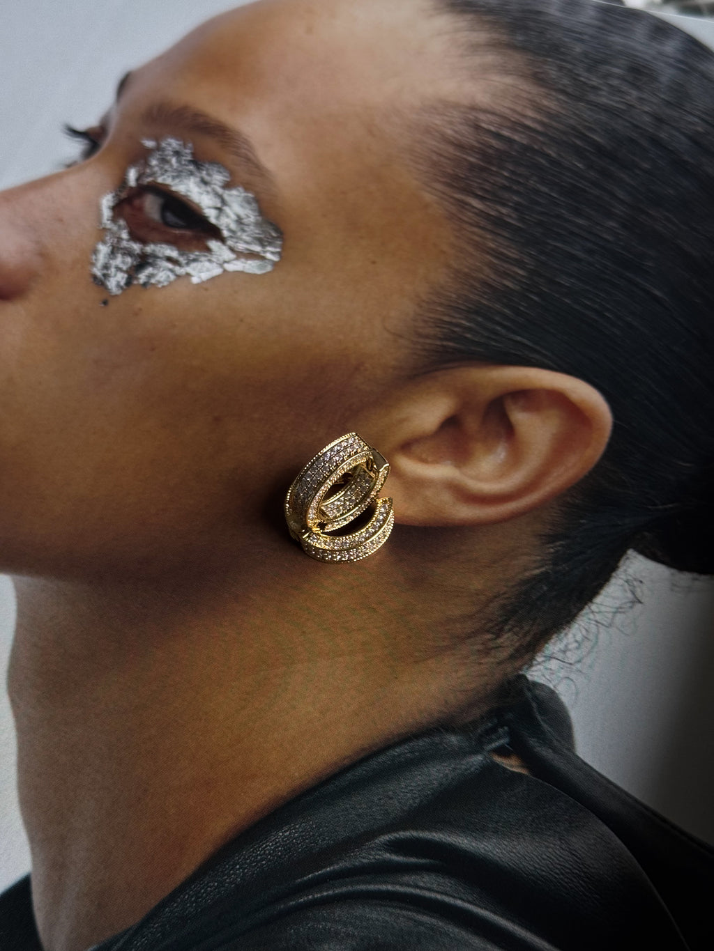 Light earrings golden