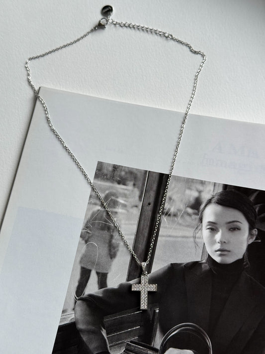 Cross necklace silver