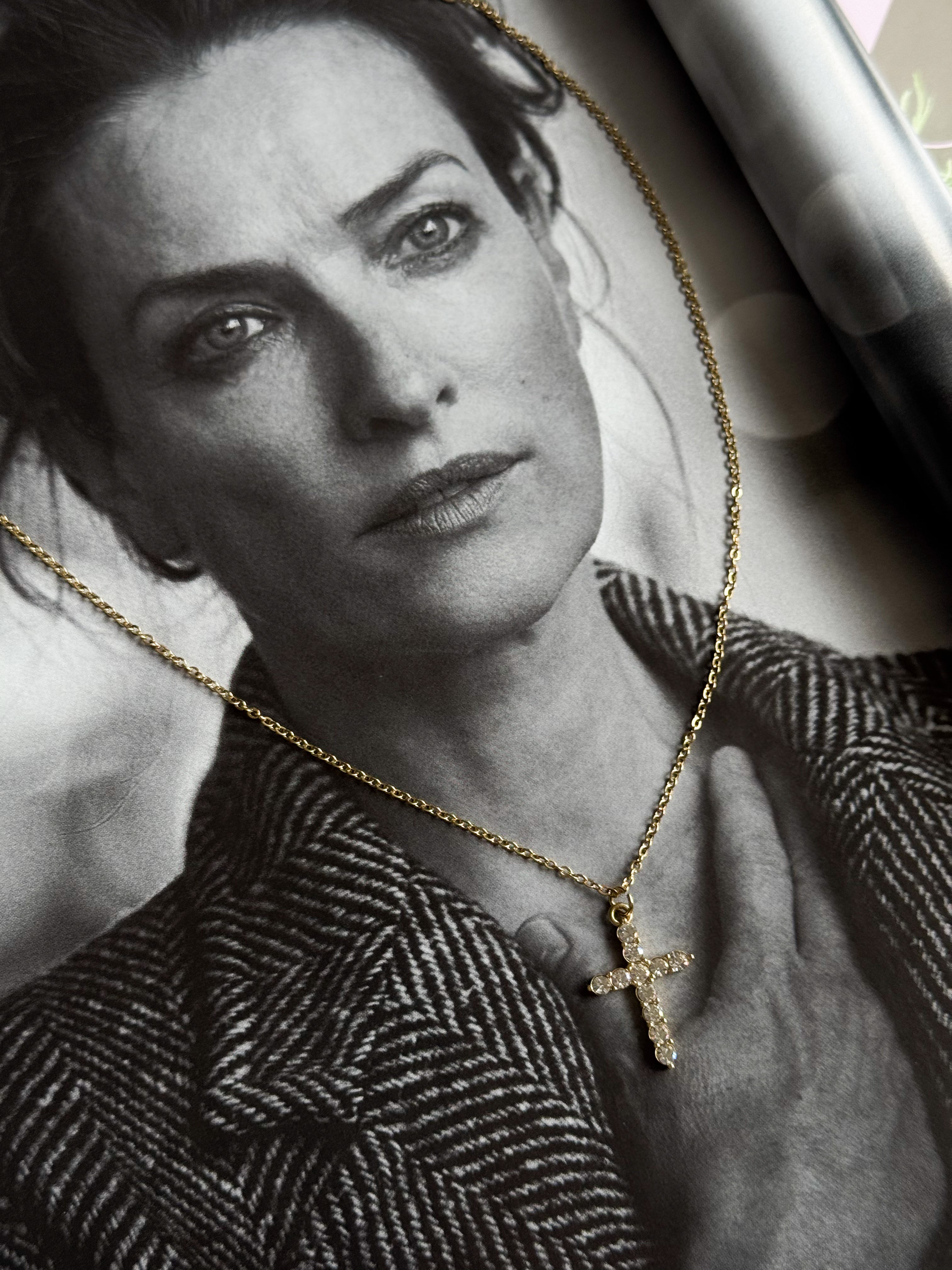 Cross necklace golden