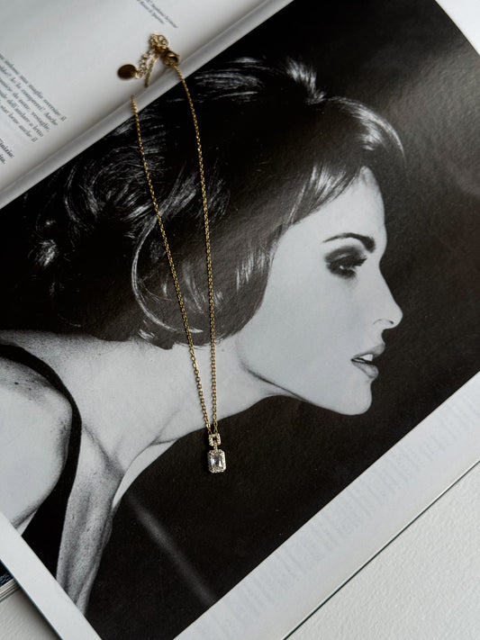 Classic necklace golden