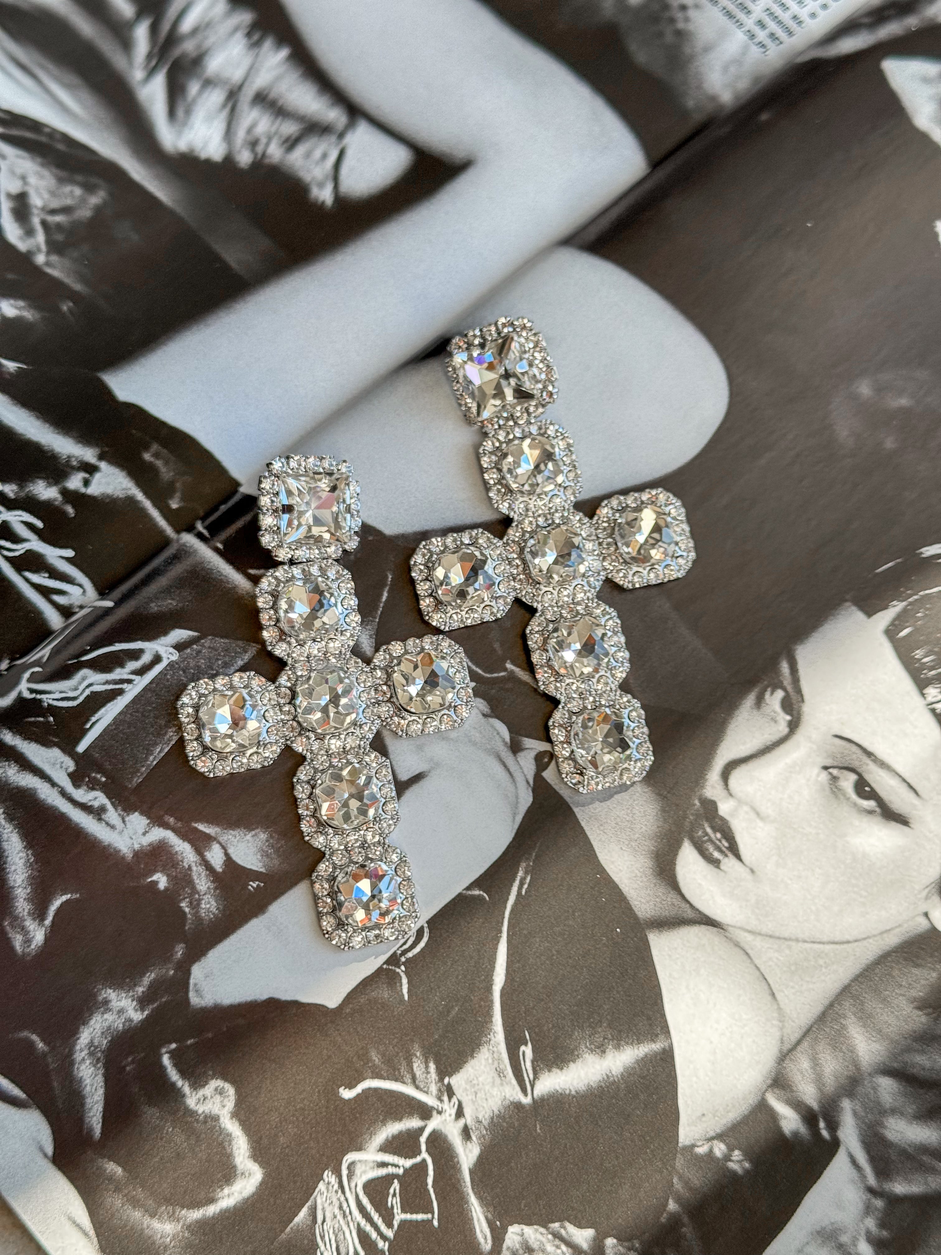 Earrings heavy cross silver