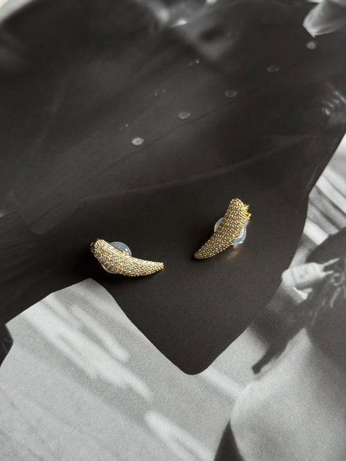 Art earrings golden