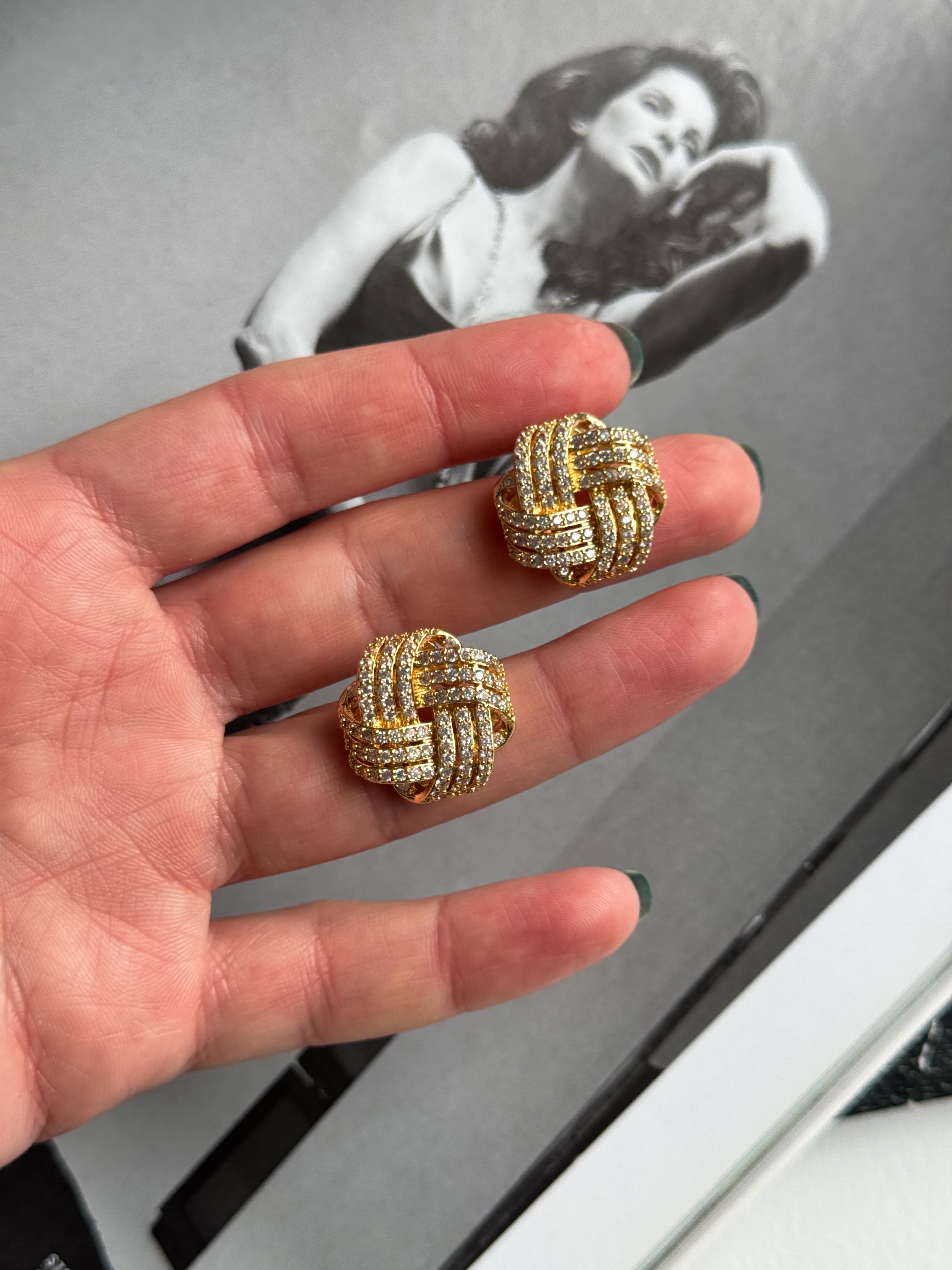 Infinity earrings golden