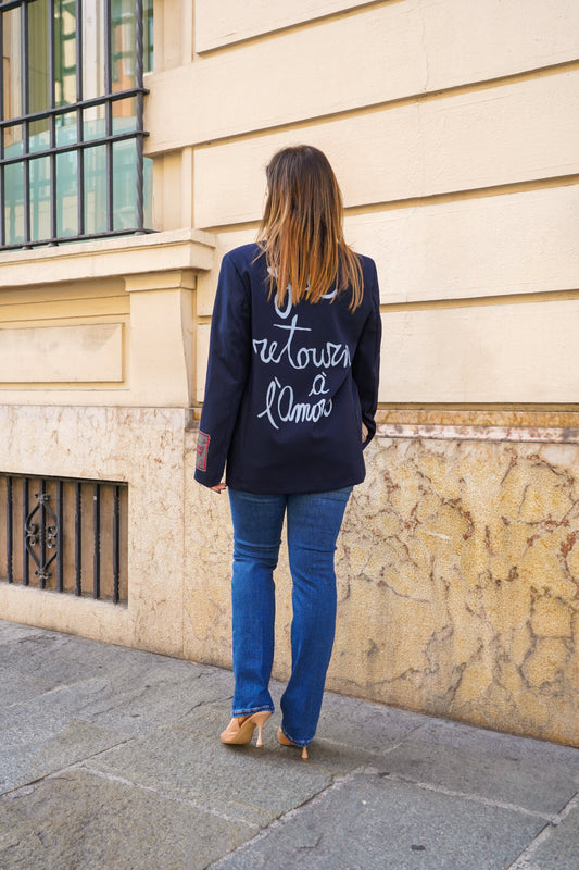 Giacca con la scritta dietro HaveOne