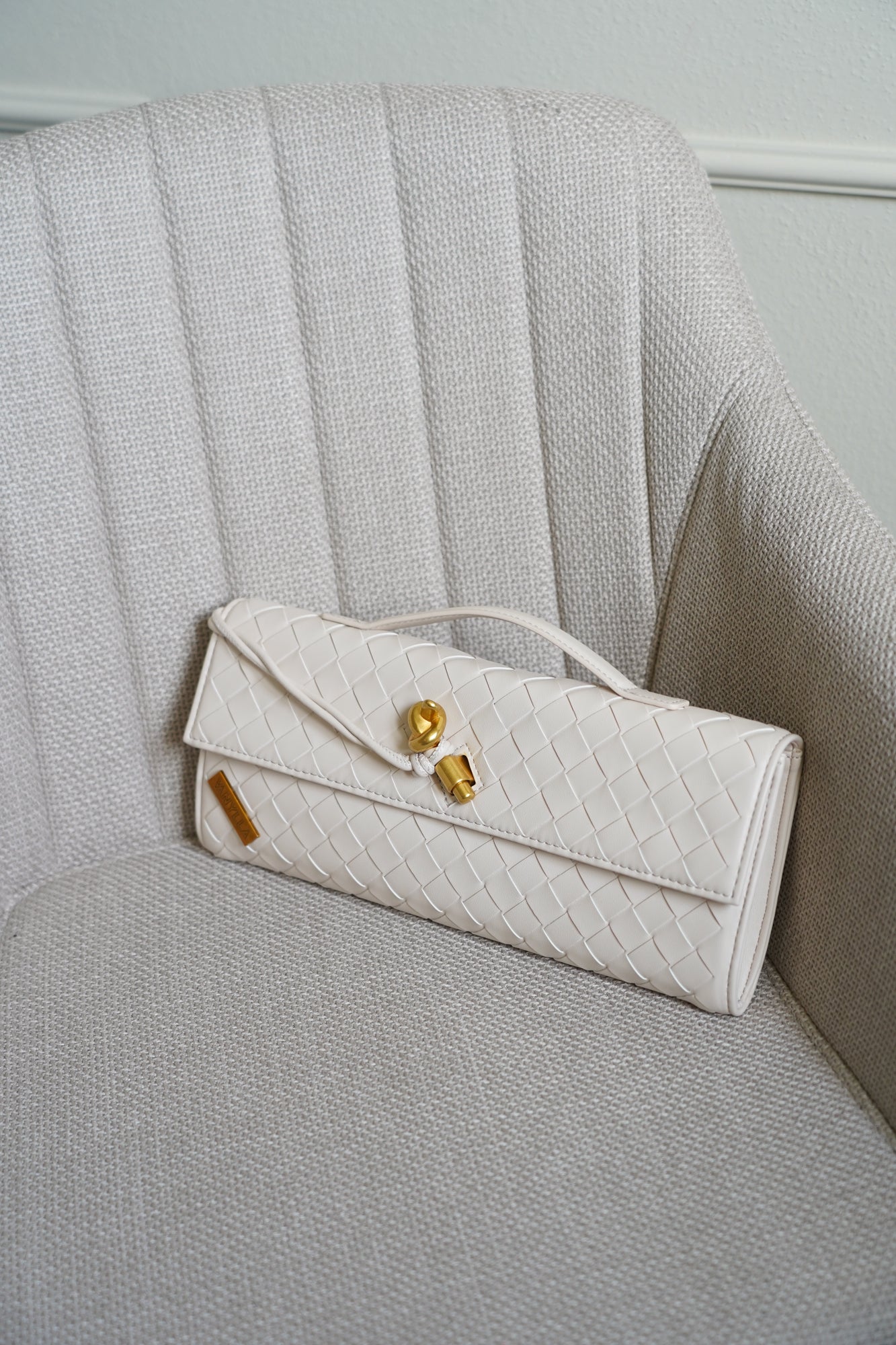 Vassia bag milk