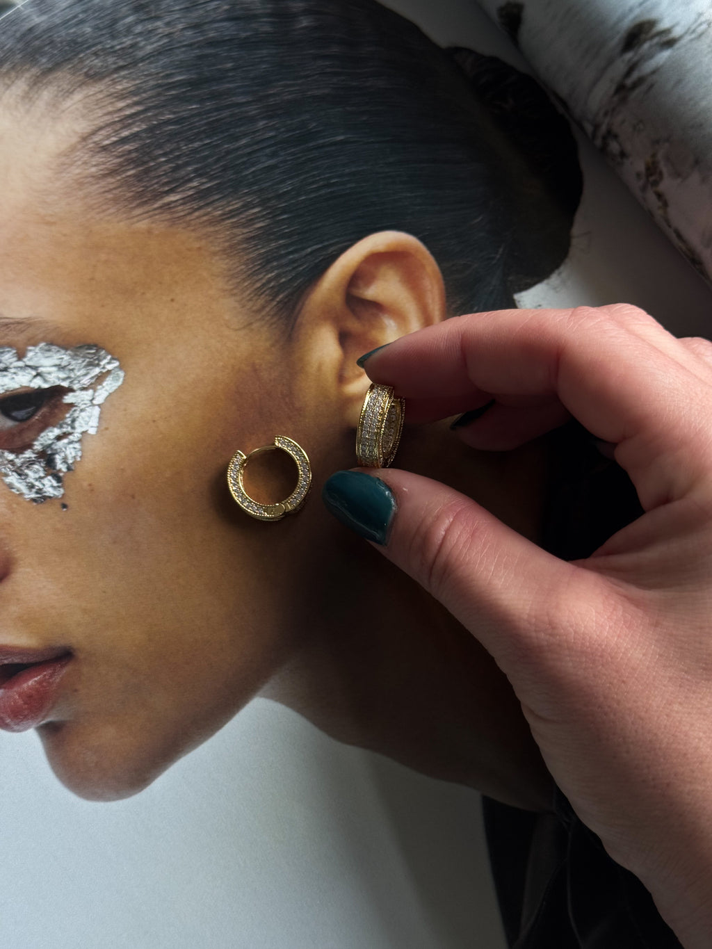 Light earrings golden