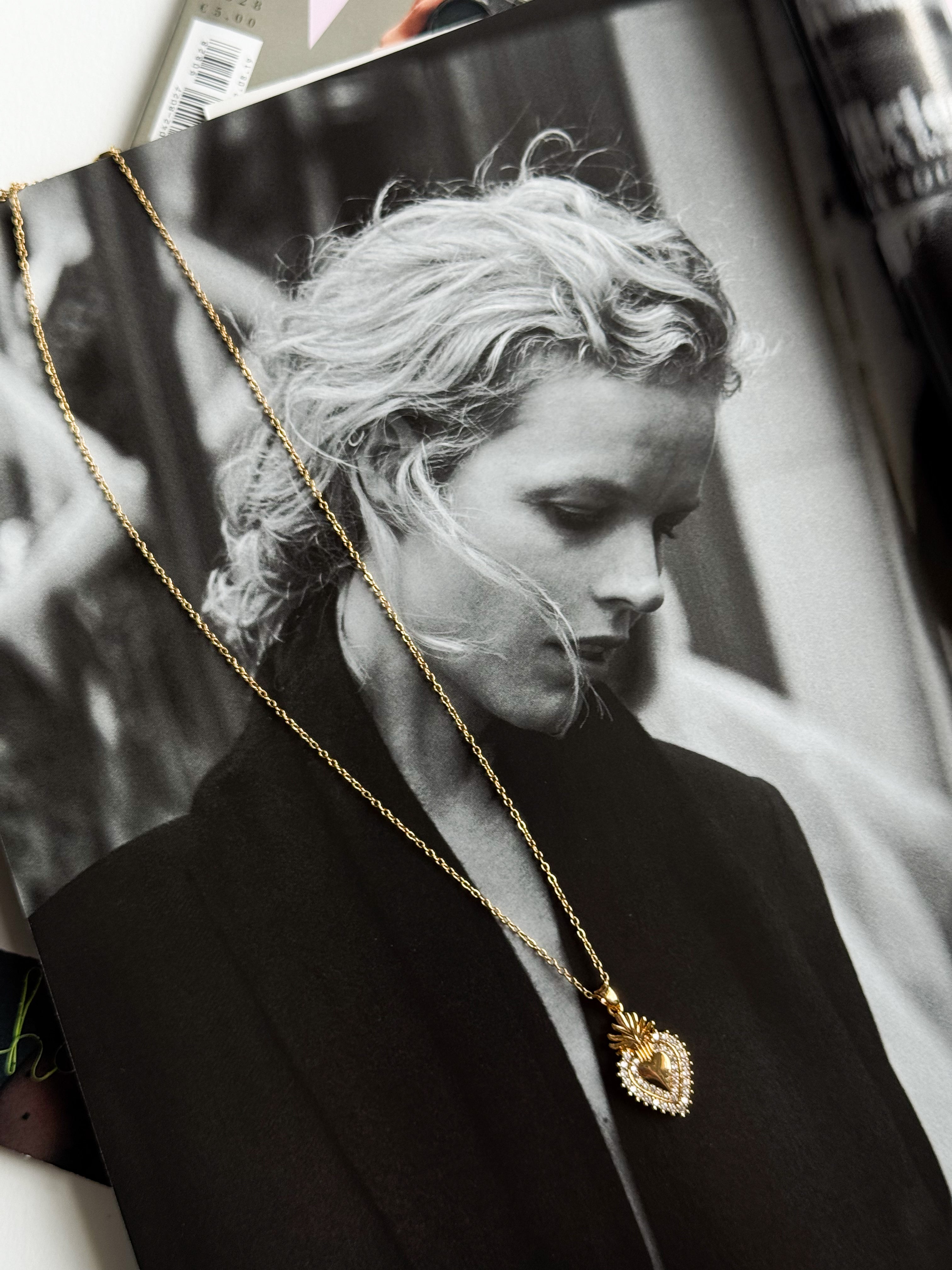 Heart necklace golden